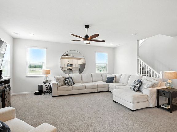 5th image of 2538 Redding Dr