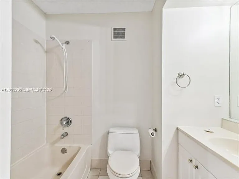 390 NW 86th Pl #Townhouse 201 — Photo 25
