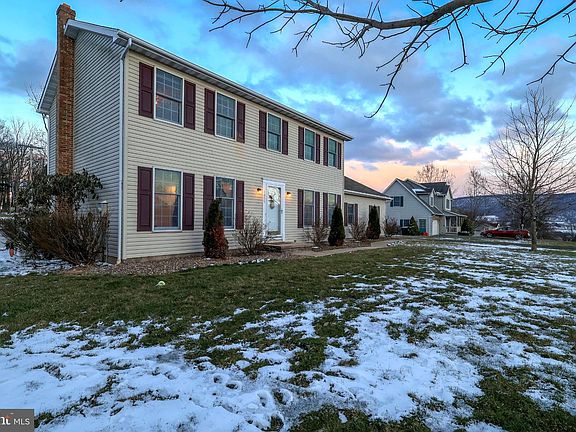 3rd image of 1039 E Springfield Dr