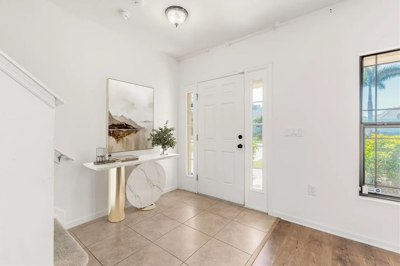 4 bed, 2.5 bath, 2791 sqft, $4,000 — Photo 3