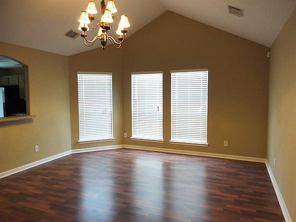 2nd image of 13811 Chevy Oak