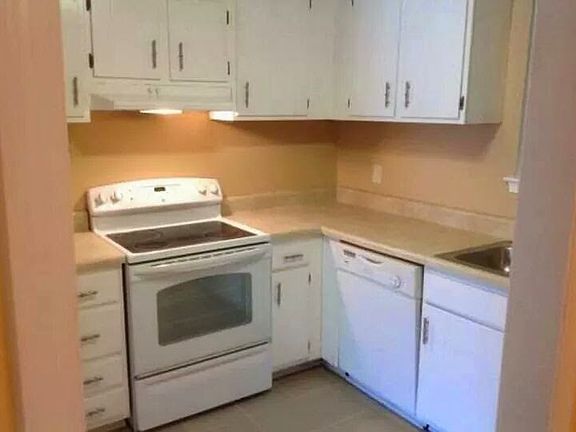 5th image of 600 Fox Creek Ct