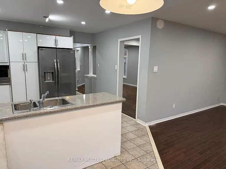 7166 Black Walnut Trl — Photo 14