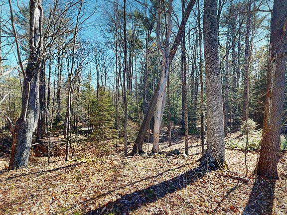 3rd image of 1890 Pownal Road