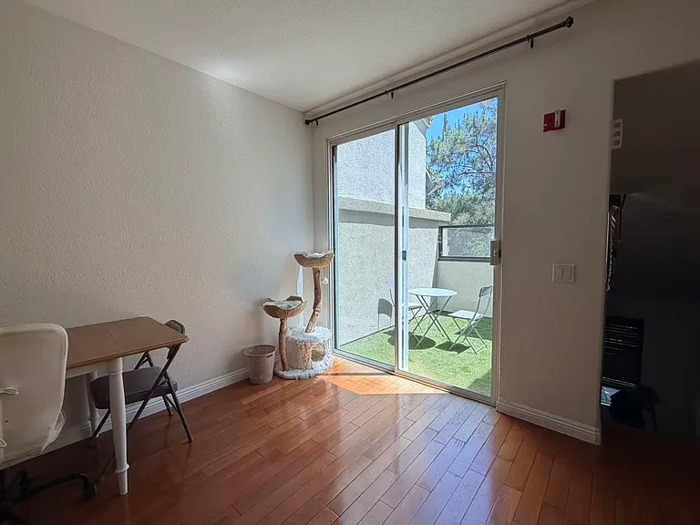 2208 Crescent Oak — Photo 2