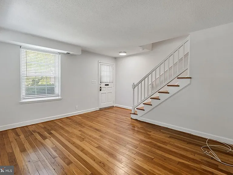 2804 S Abingdon St #A — Photo 2