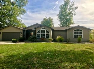 501 Lanahan Dr, Troy, IL