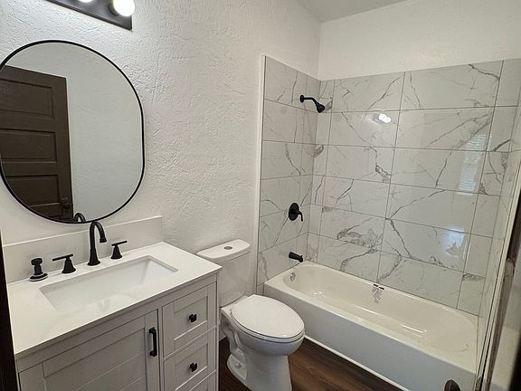3rd image of 606 N Washington Ave #B