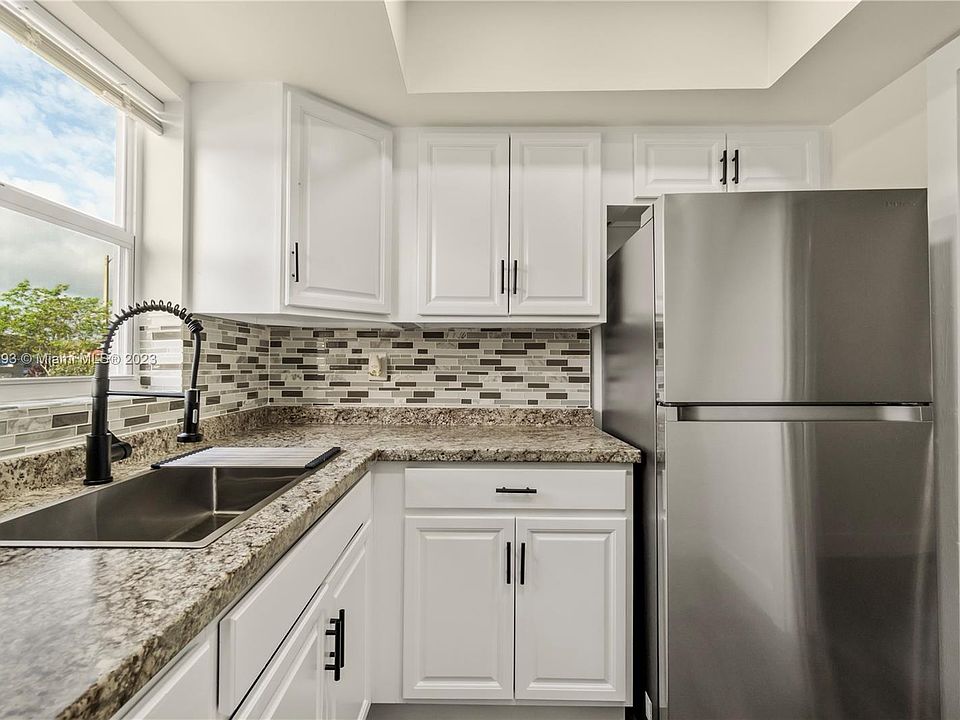 1st image of 5243 Cresthaven Blvd APT D