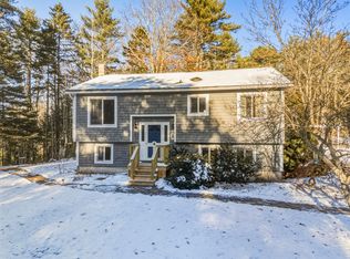 52 Birch Point Rd, Freeport, ME 04032