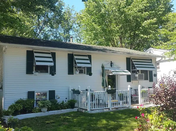 79 Wenham St, West Haven, CT 06516