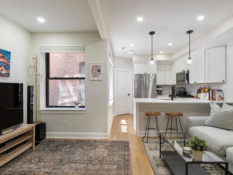 5 Garden Court St #2 — Photo 1