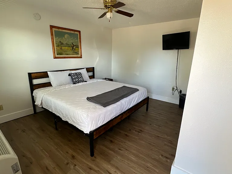 404 Lincoln Hwy — Photo 4