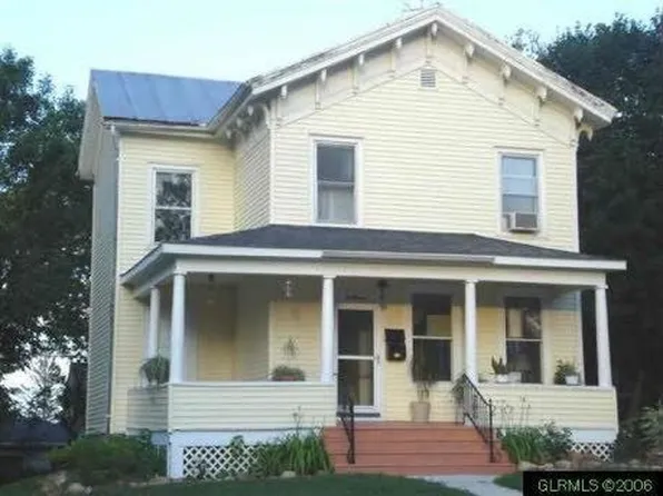 613 Newbury St, Ripon, WI 54971