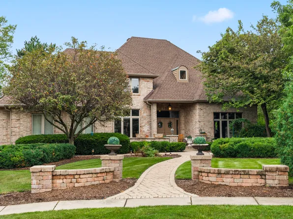 3113 Turnberry Rd, Saint Charles, IL 60174