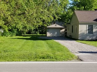 33679 Colfax Dr, Farmington Hills, MI