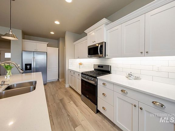 2nd image of 36 S Ravine Way