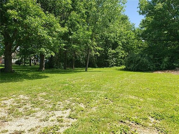 3rd image of Briarwood Oaks Ct