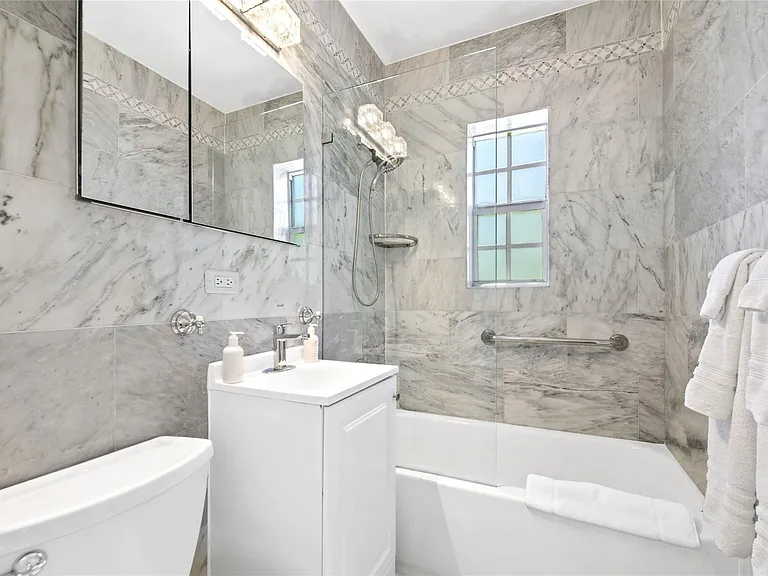 3015 Seville St #7 — Photo 19