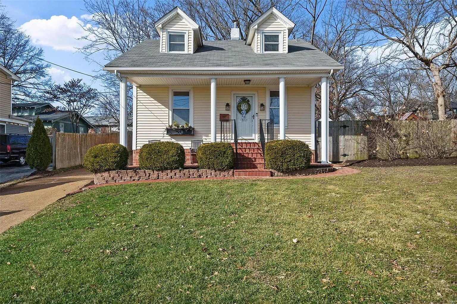 1717 Bellevue Ave photo 1