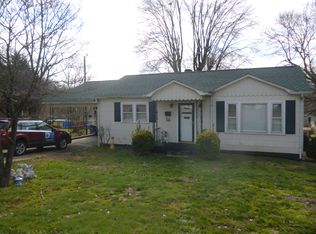 1440 17th Ave NE, Hickory, NC 28601