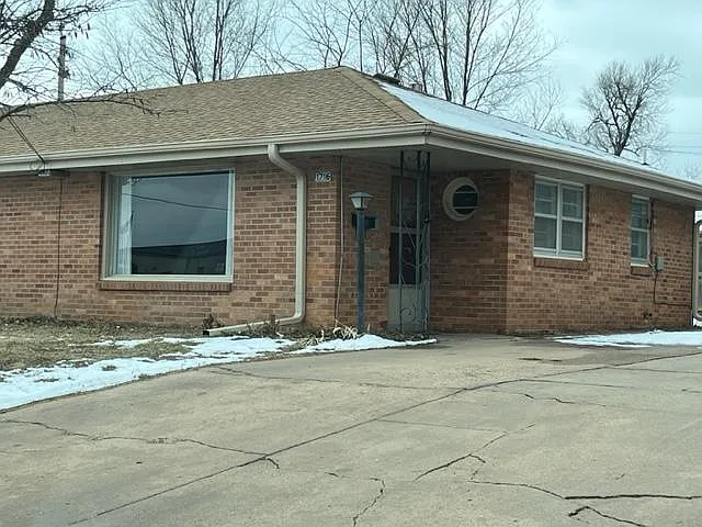 1716 Pershing St — Photo 16