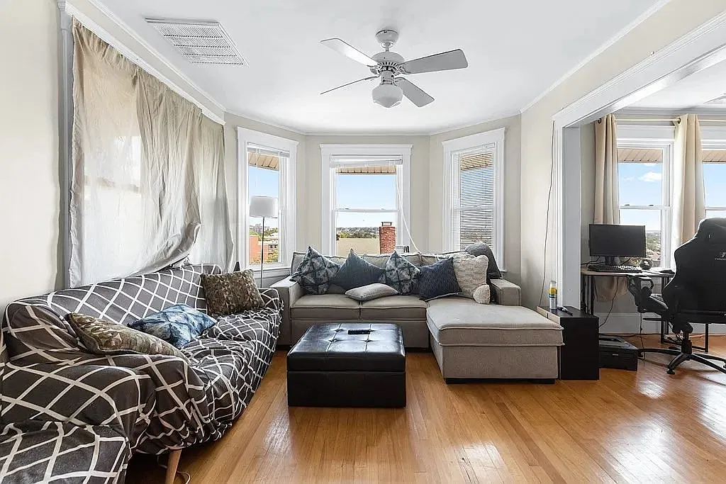 3 bed, $3,395 — Photo 3