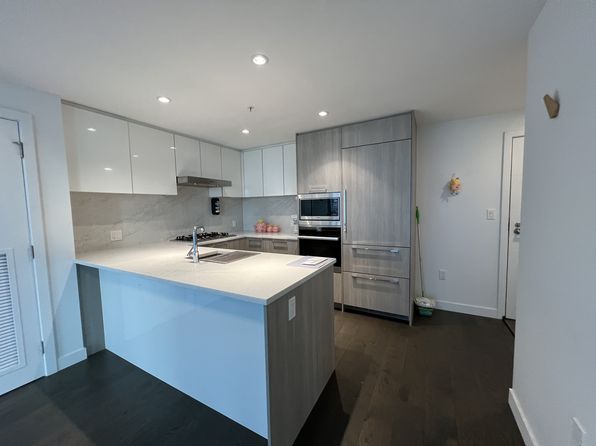 2 bedroom rental in Richmond — photo 2