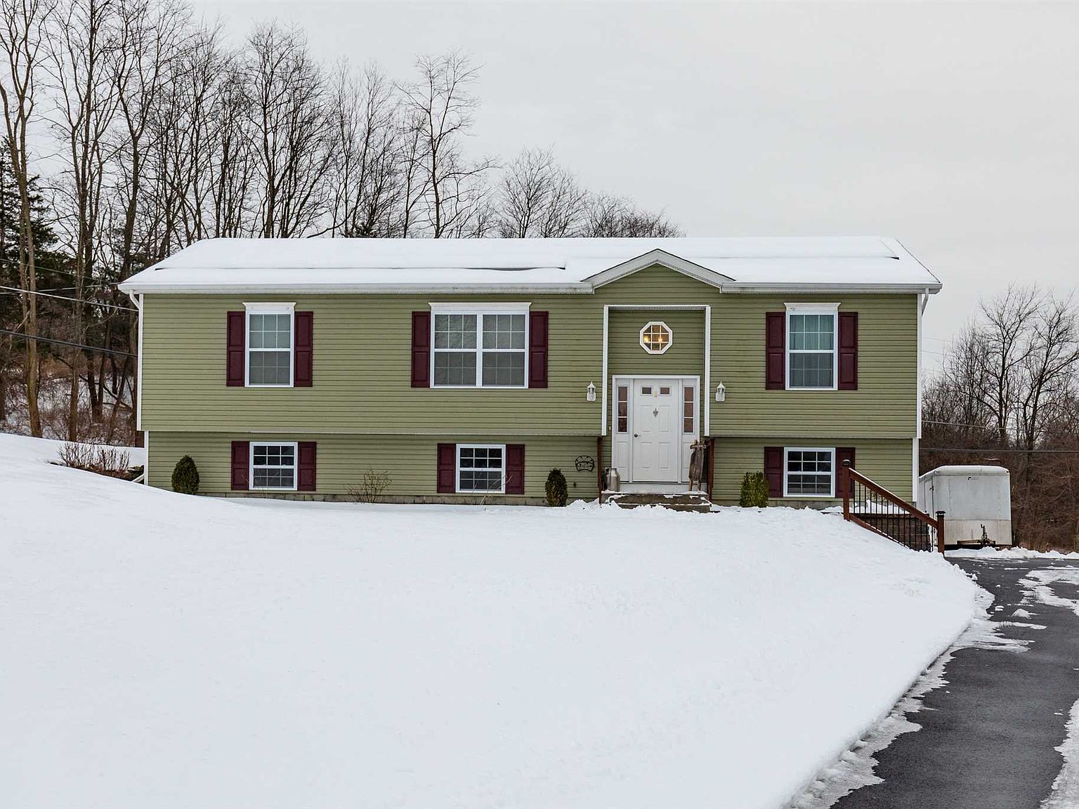 208 Overlook Rd, Poughkeepsie, NY 12603 Zillow