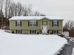 208 Overlook Rd, Poughkeepsie, NY 12603