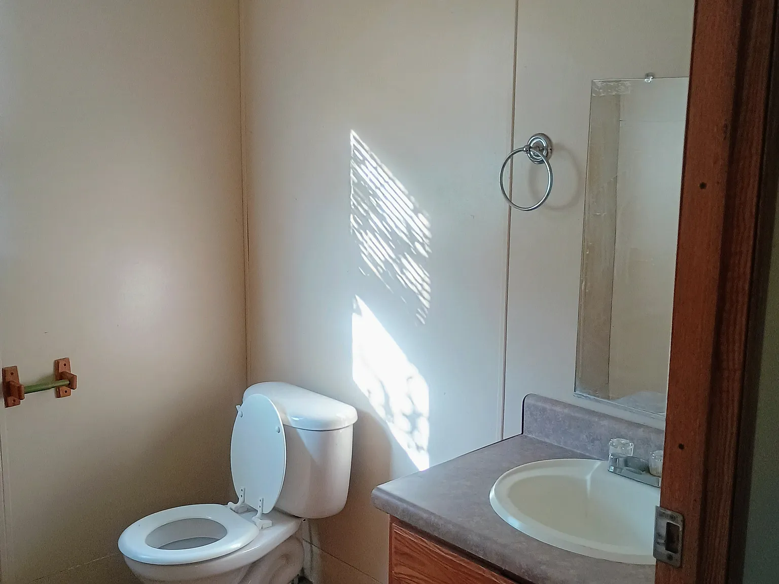 3 bed, 900 sqft, $850 — Photo 3