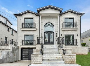 259-09 81st Ave, Glen Oaks, NY 11004