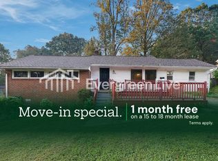 2776 Woodvale Dr, Winston Salem, NC 27127