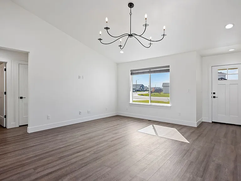 719 Cheri Ct — Photo 7