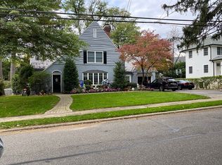 79 Bay Driveway, Manhasset, NY 11030