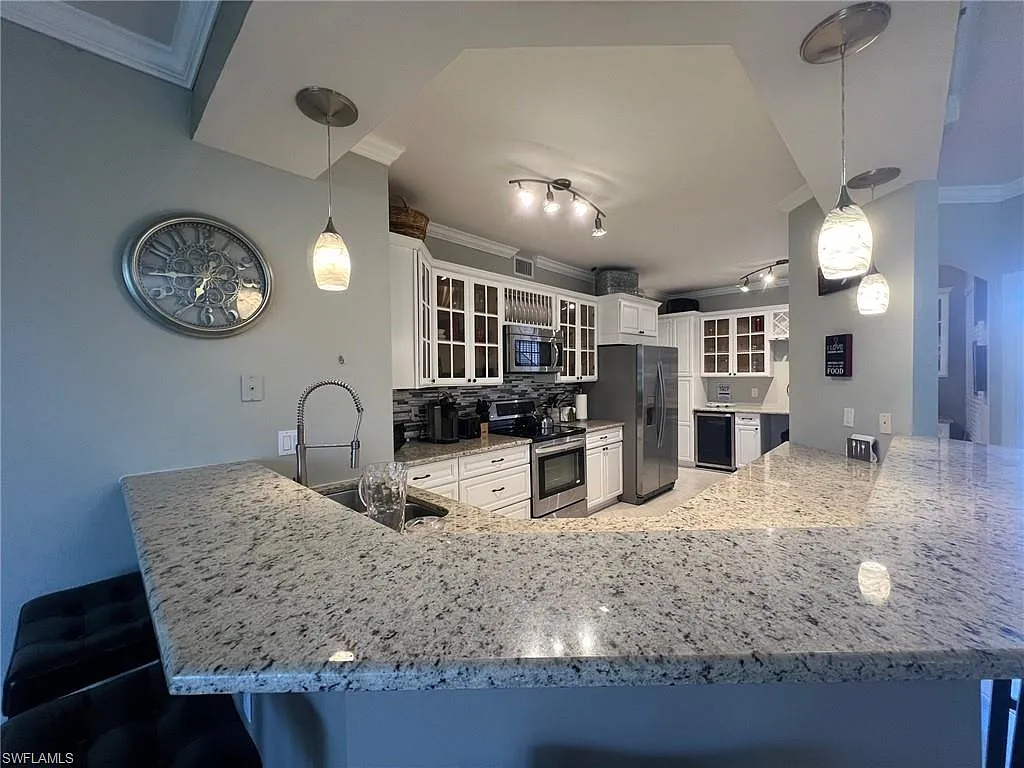 3 bed, 2.0 bath, 1635 sqft, $7,000 — Photo 4