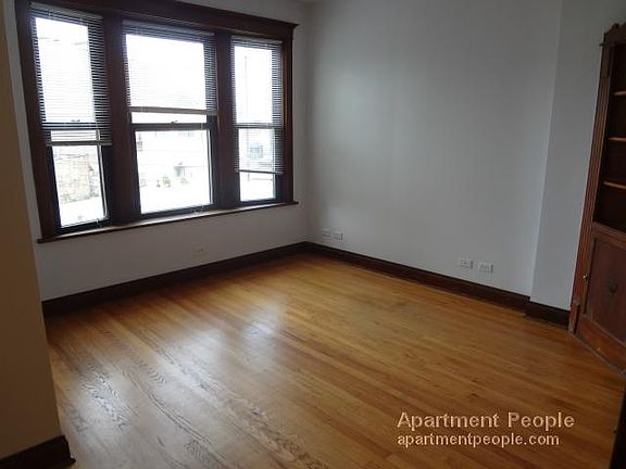 2nd image of 2120 W Warner Ave #2W
