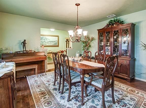 4th image of 3308 Brookshire Dr