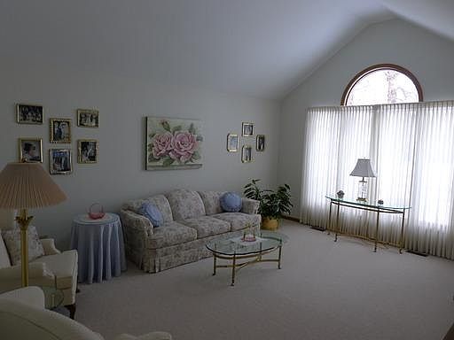5th image of 17556 S Jennifer Dr