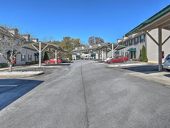 2nd image of 2420 Volunteer Pkwy APT 37