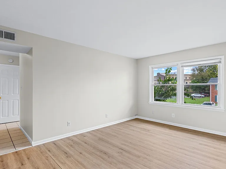 5117 Valiant Dr — Photo 10