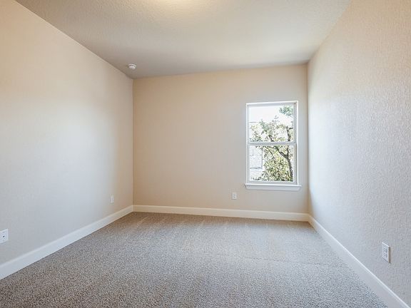 5th image of 142 Escalera Cir
