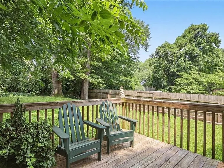 1464 Hawthorne Ave NW — Photo 32