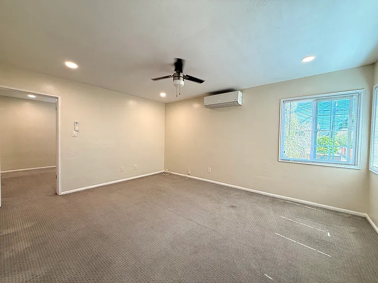 4735 Marlborough Dr #B — Photo 6
