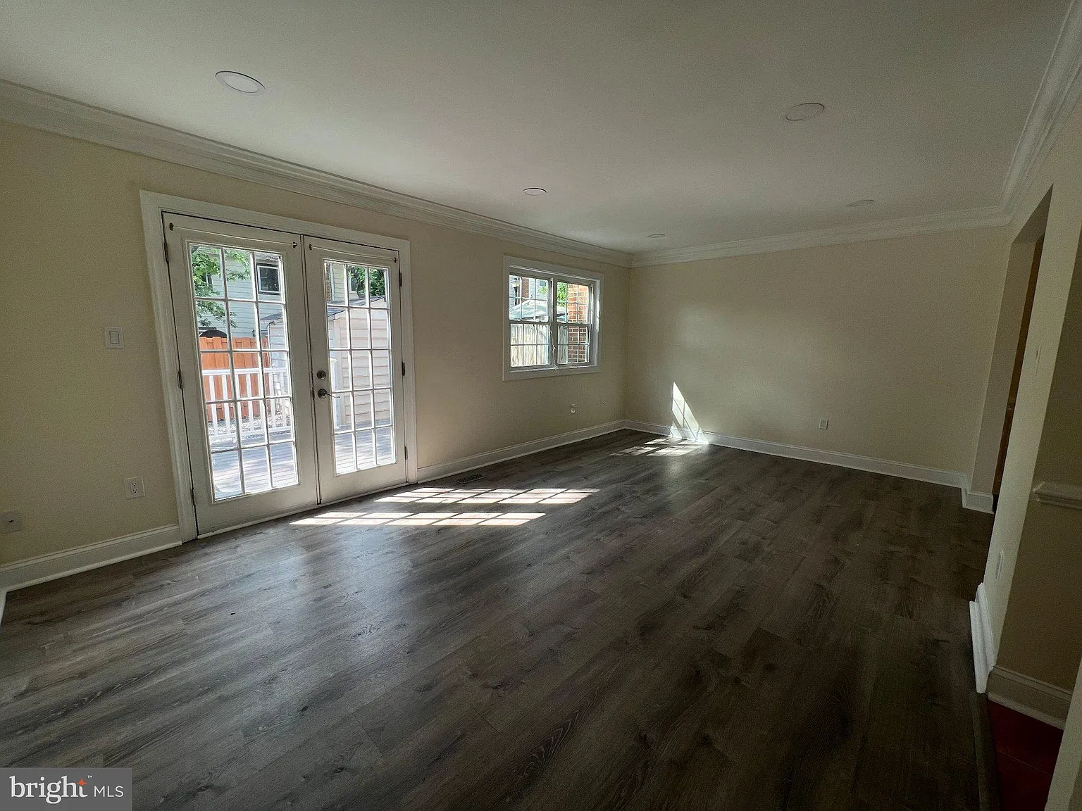 3 bed, 3.5 bath, 1840 sqft, $2,350 — Photo 2