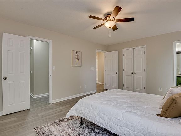 5th image of 240 Darien Dr