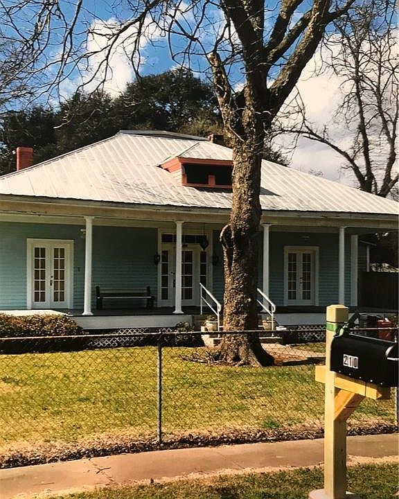 1st image of 210 S Louisiana Ave