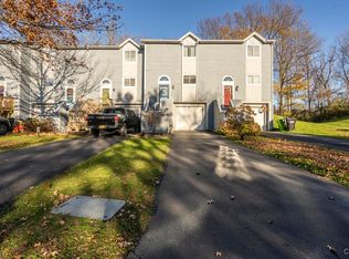 157 Iron Oak Cir, Liverpool, NY 13088