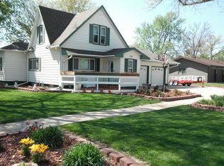 242 S 12th St, Geneva, NE 68361