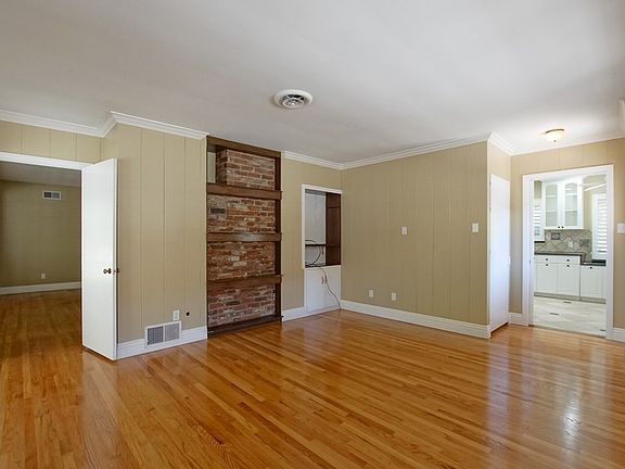 4th image of 225 N Hollenbeck Ave
